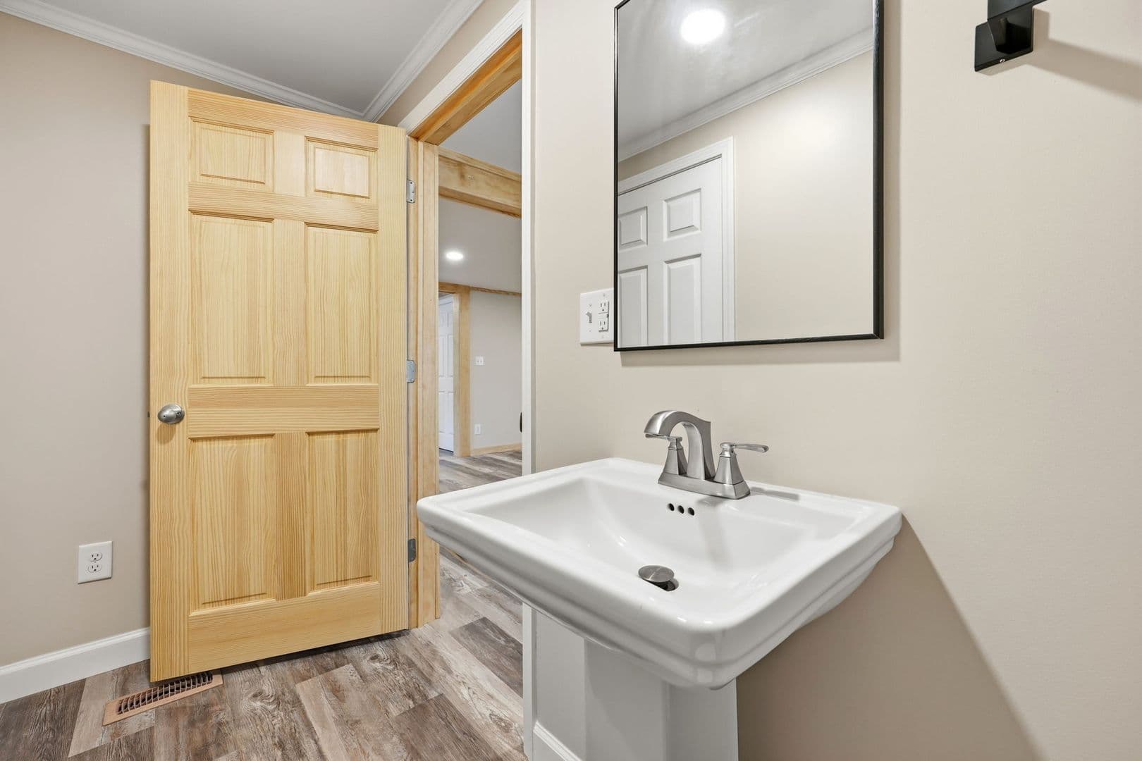 Aberdeen House: 3156 Reservation Road