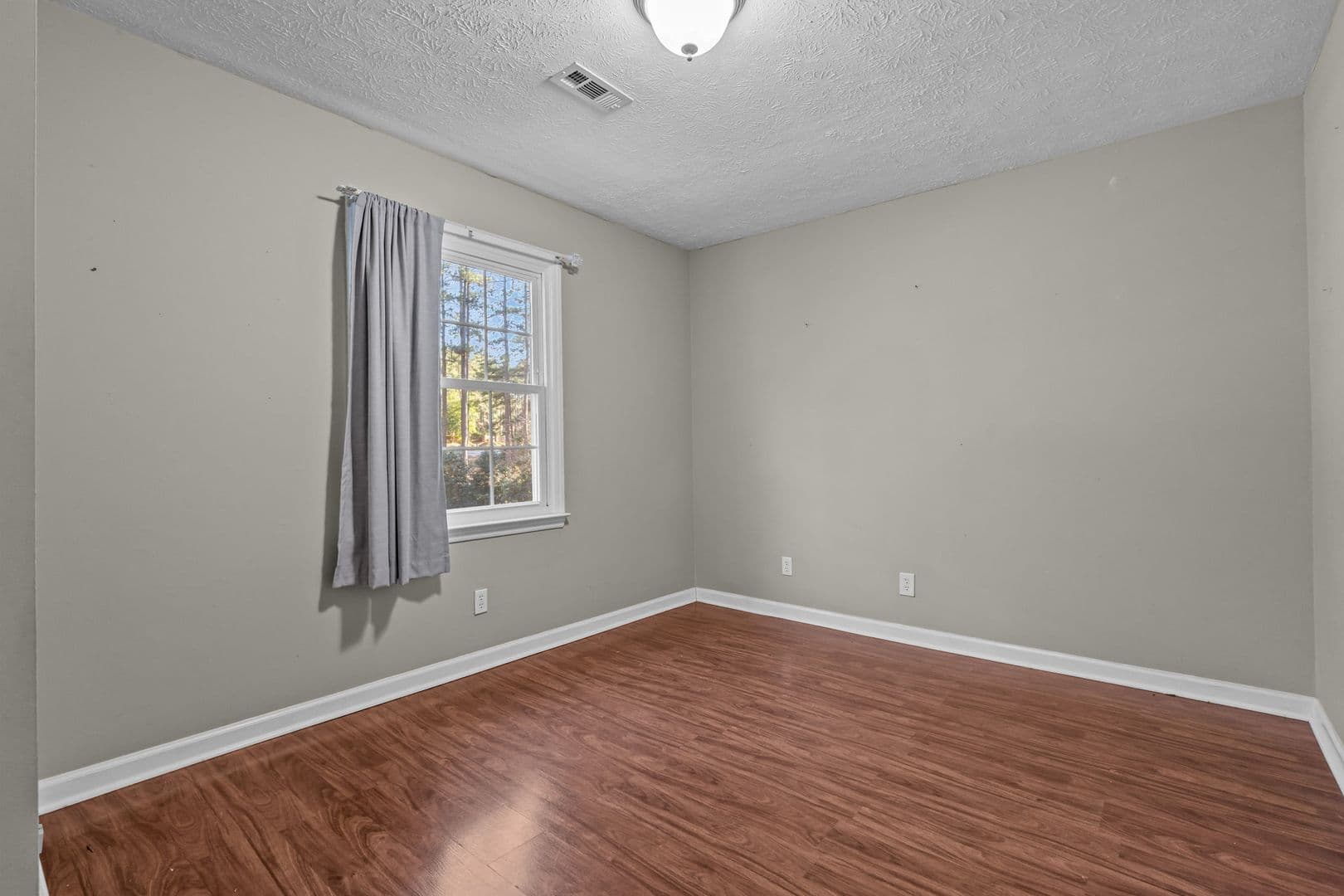 Southern Pines House: 215 Canterbury Road