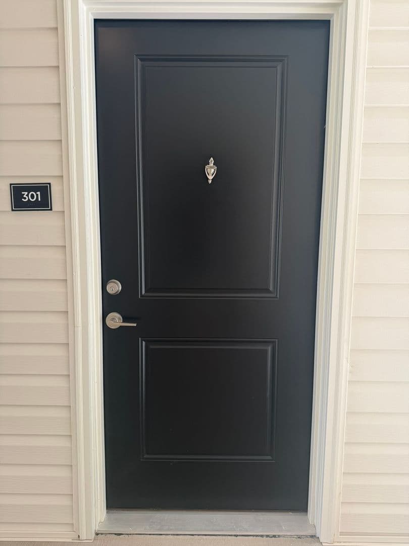 Vass Apartment: 520 Trove Lane