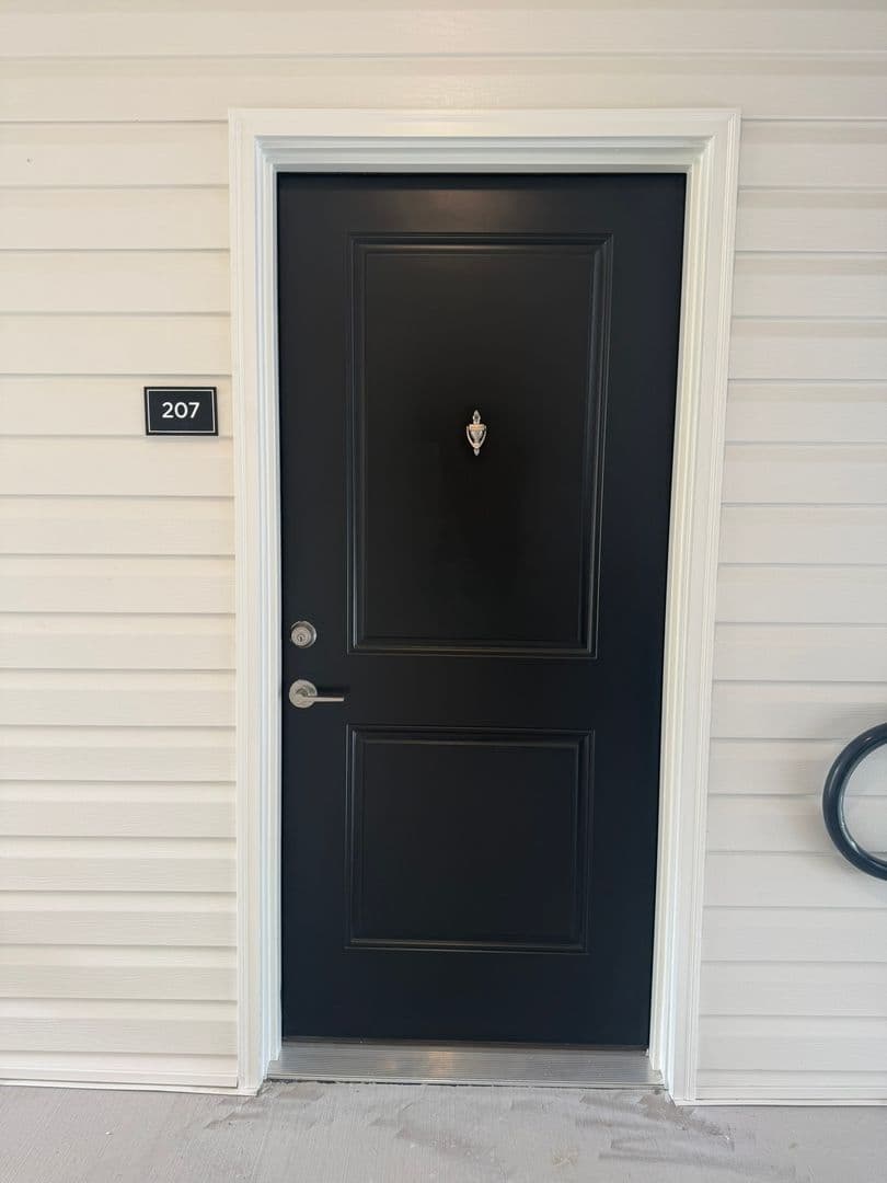 Vass Apartment: 520 Trove Lane