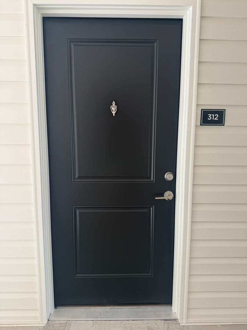 Vass Apartment: 520 Trove Lane