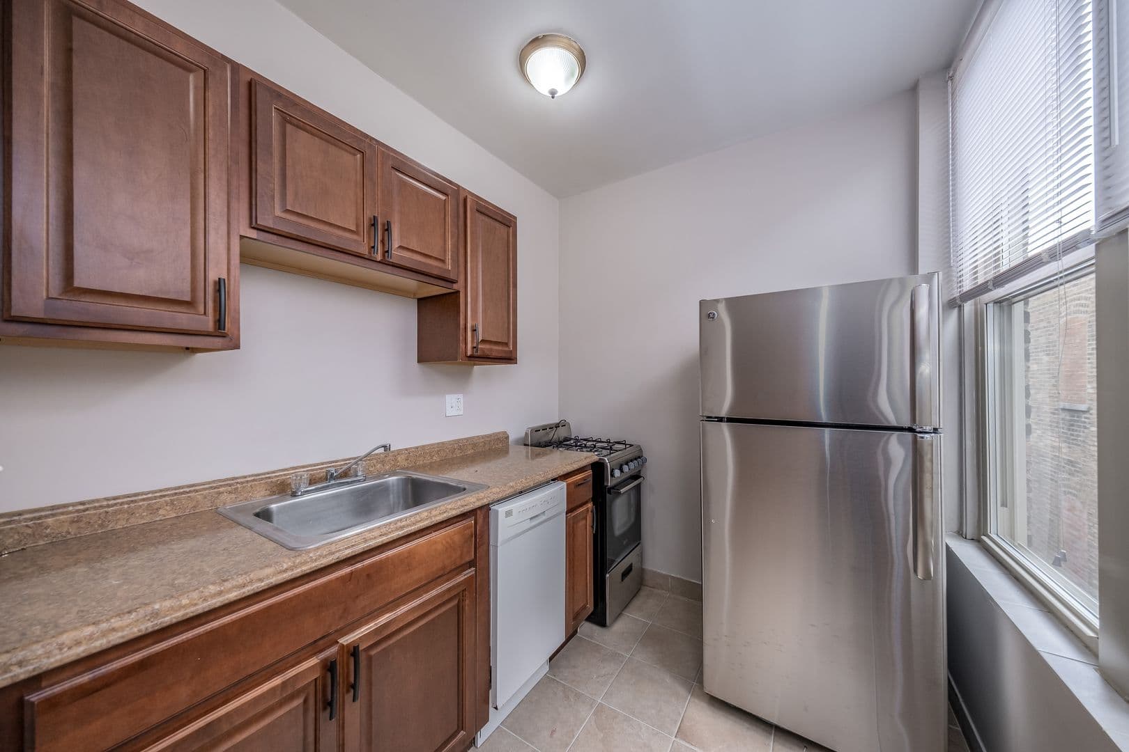Chicago Apartment: 5511 N. Kenmore Ave.