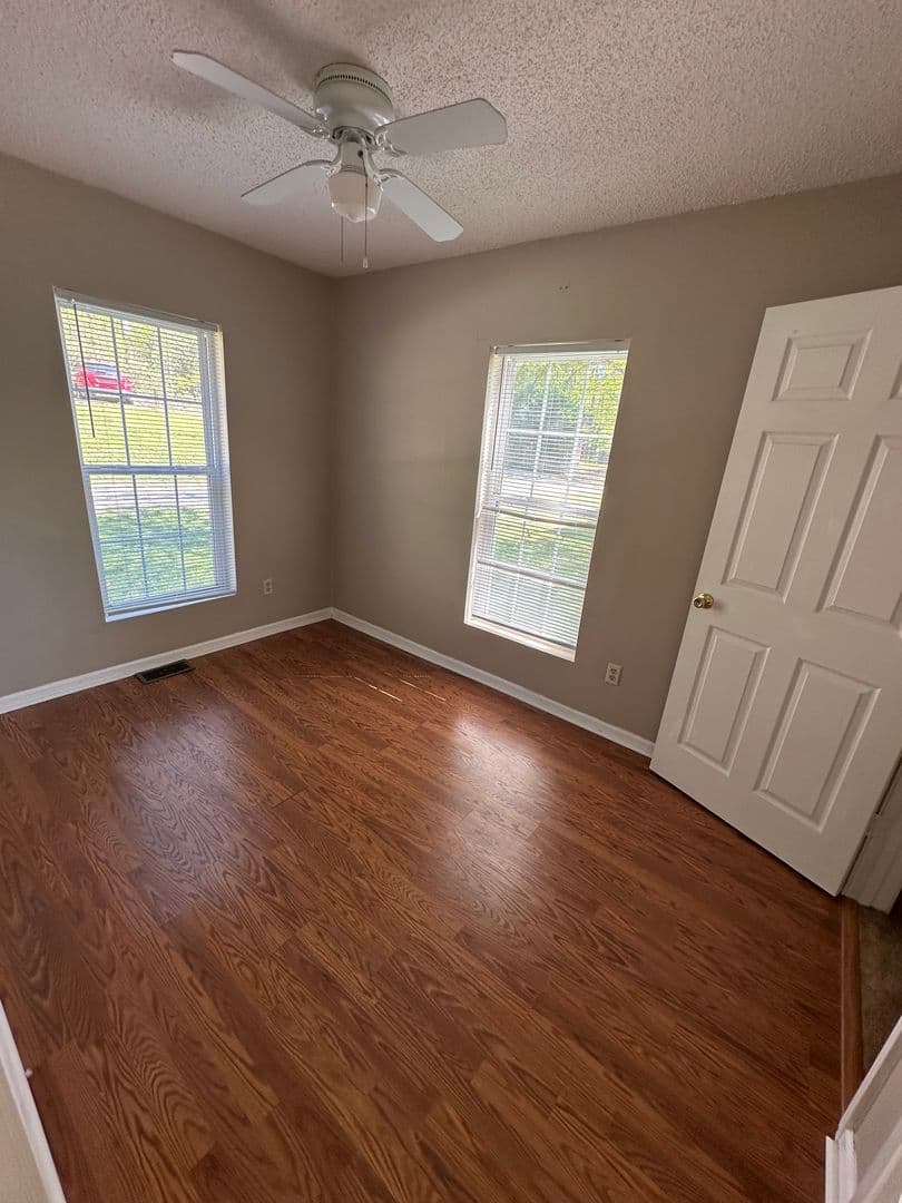 Dallas House: 115 Pindal