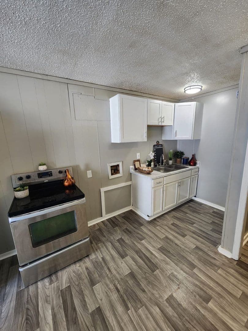 Gastonia Apartment: 430 Osceola St