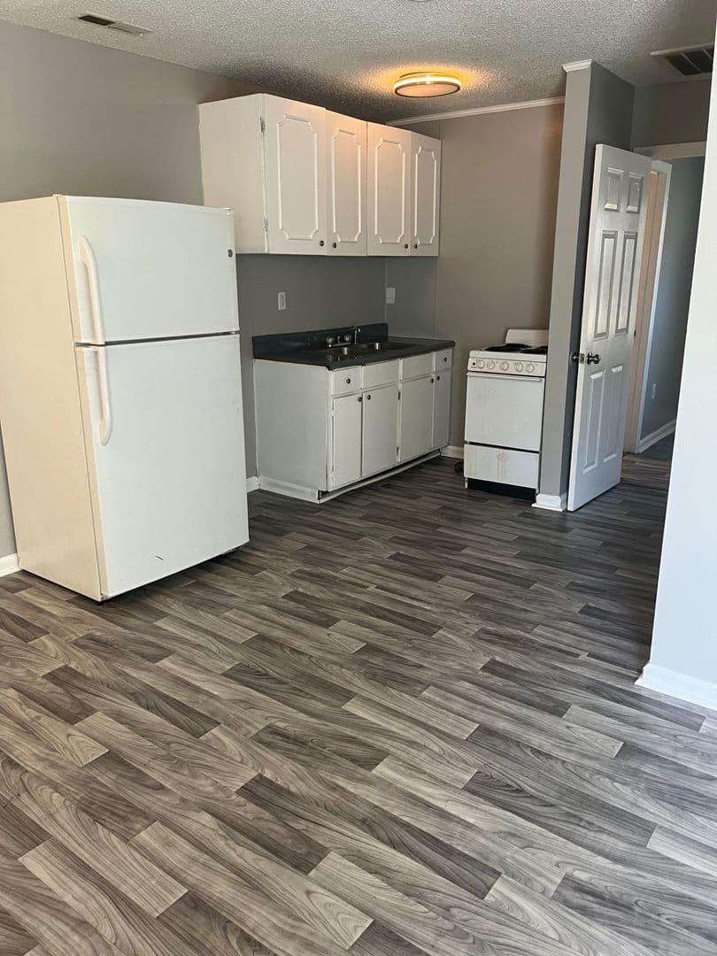 Gastonia Apartment: 310 Osceola St