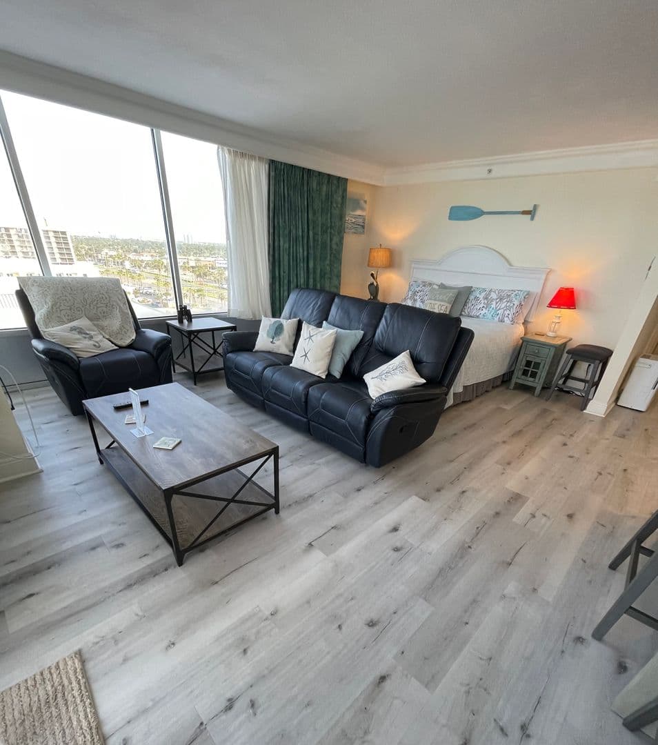 Daytona Beach House: 2700 N Atlantic Ave #910