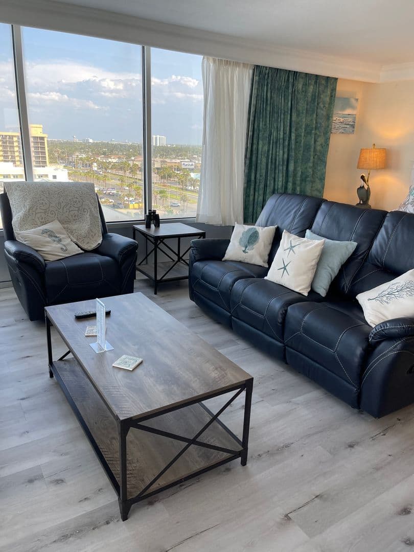 Daytona Beach House: 2700 N Atlantic Ave #910