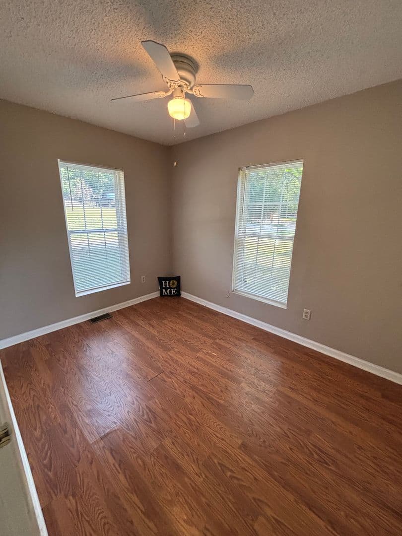 Dallas House: 115 Pindal
