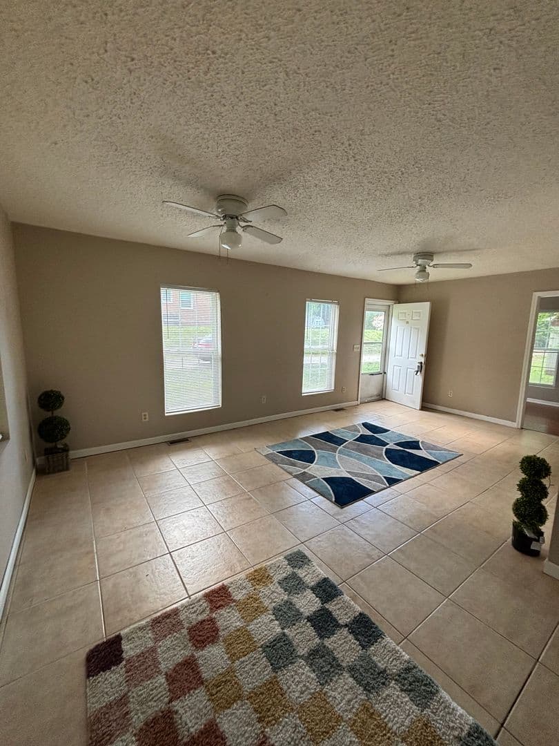Dallas House: 115 Pindal