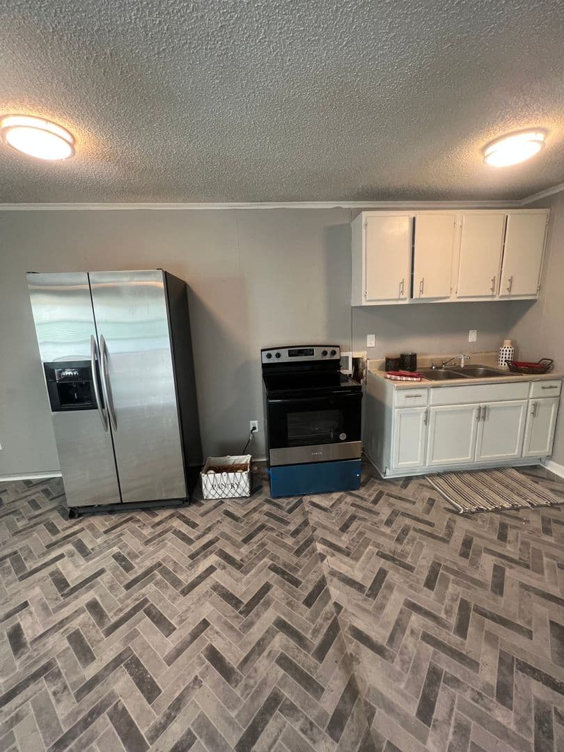 Gastonia Apartment: 320 Osceola St