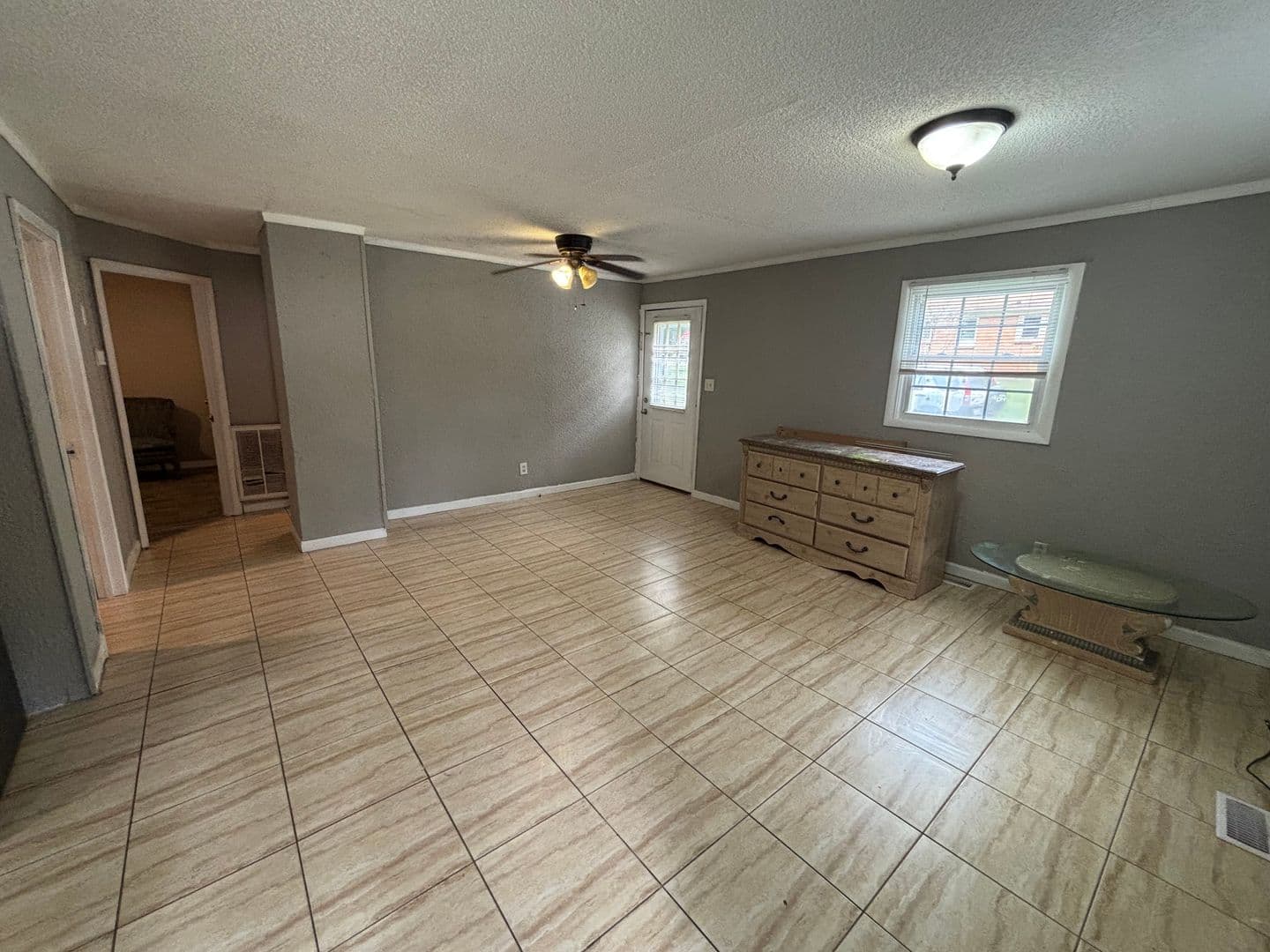 Dallas Apartment: 117/119 Pindal Circle