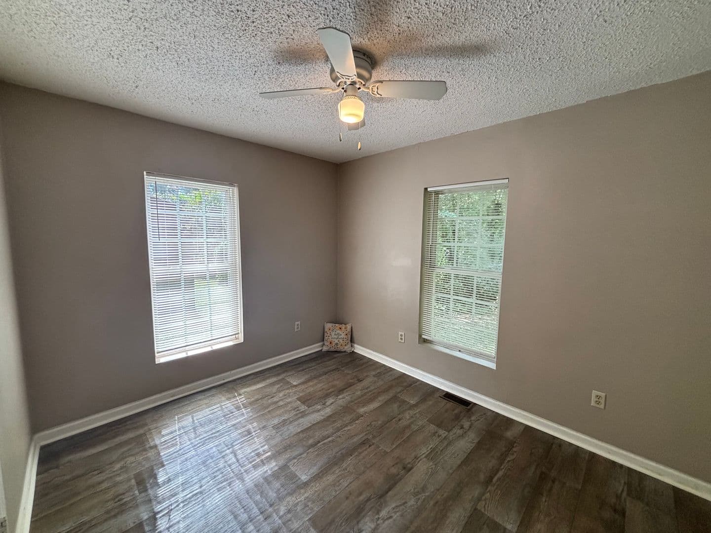 Dallas House: 115 Pindal