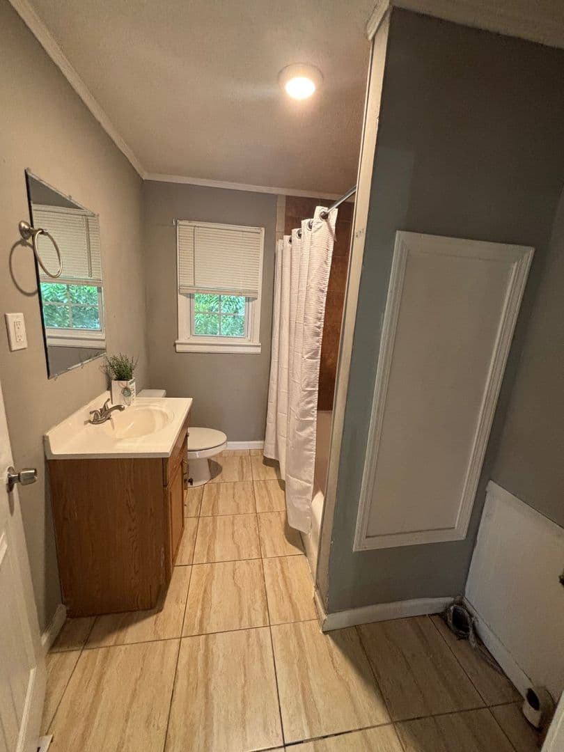 Dallas Apartment: 117/119 Pindal Circle