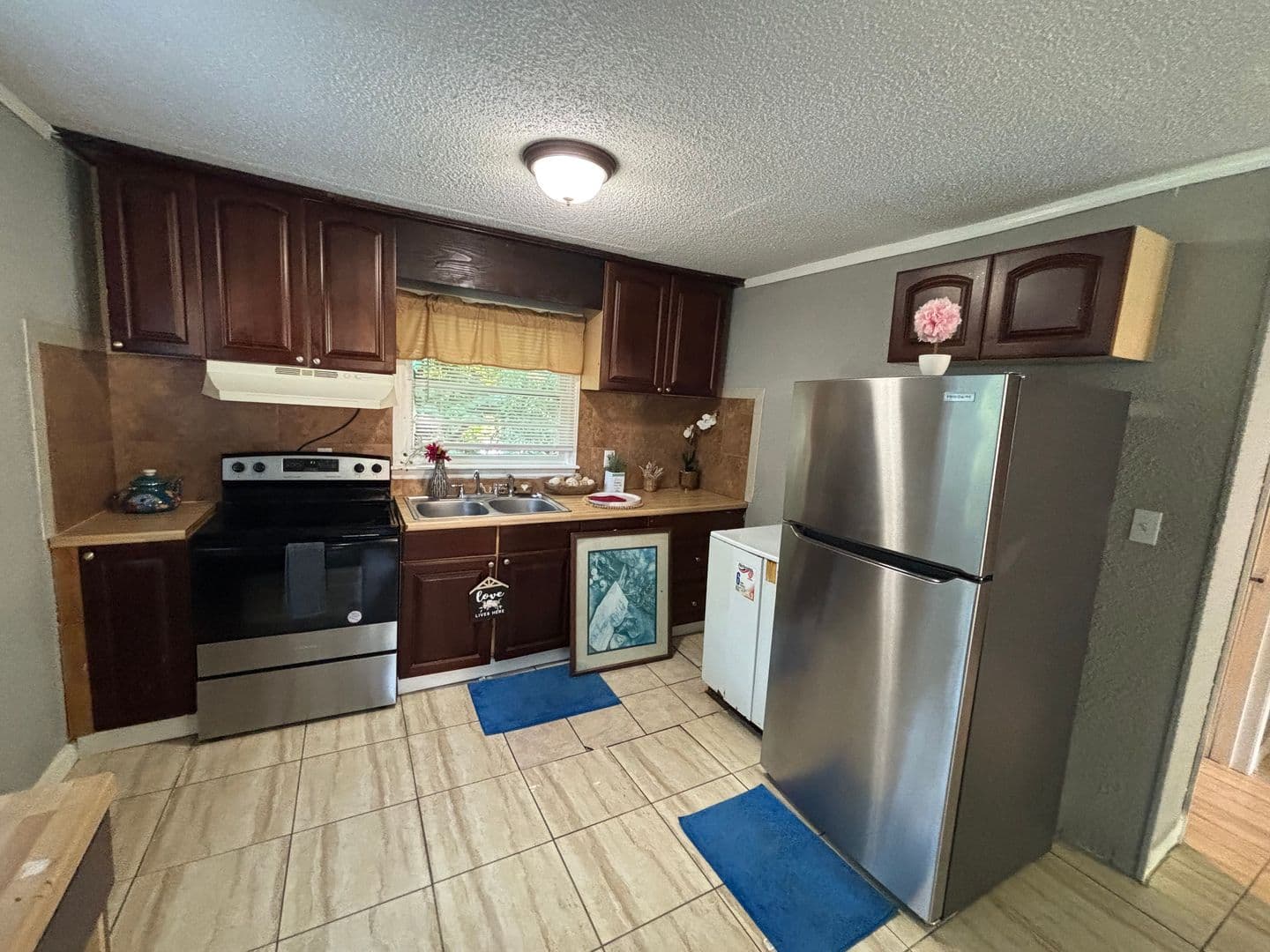 Dallas Apartment: 117/119 Pindal Circle