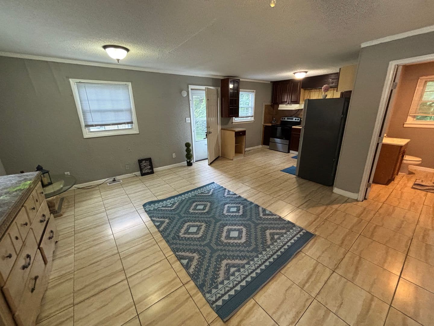 Dallas Apartment: 117/119 Pindal Circle