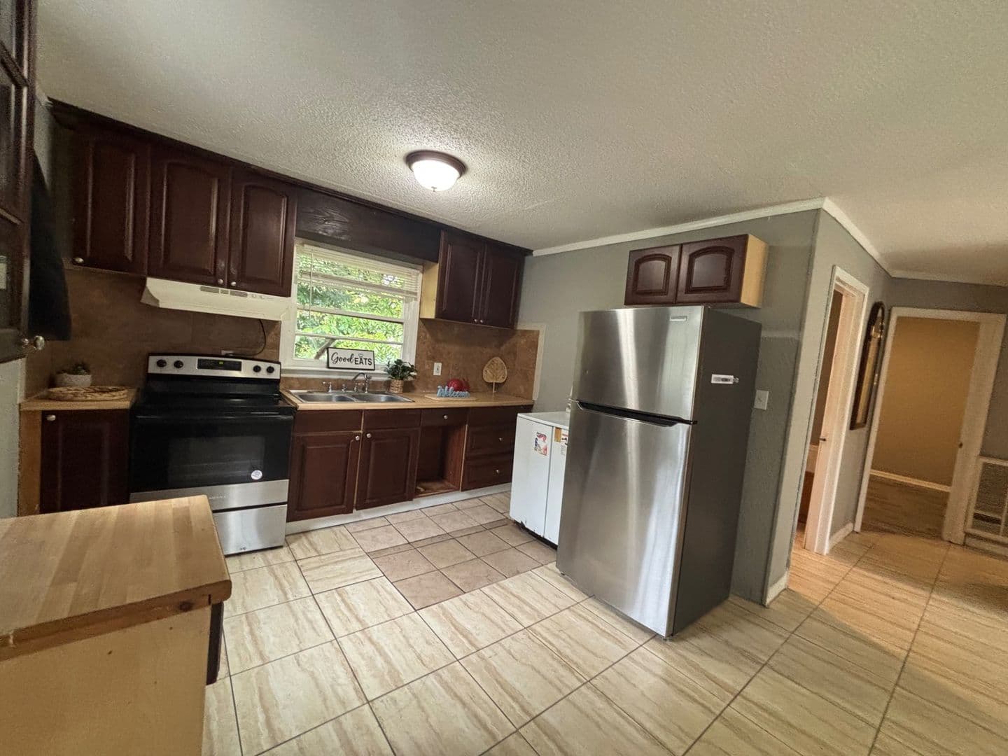 Dallas Apartment: 117/119 Pindal Circle
