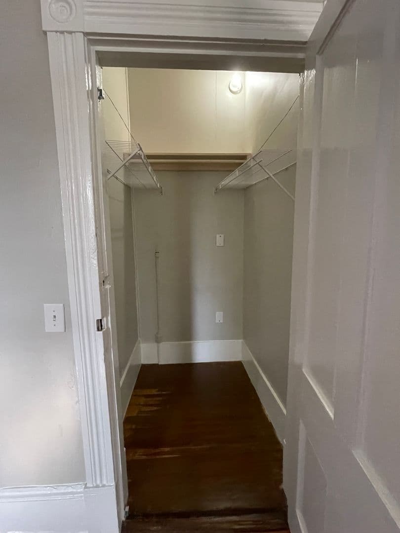 Savannah Apartment: 123 W 41st