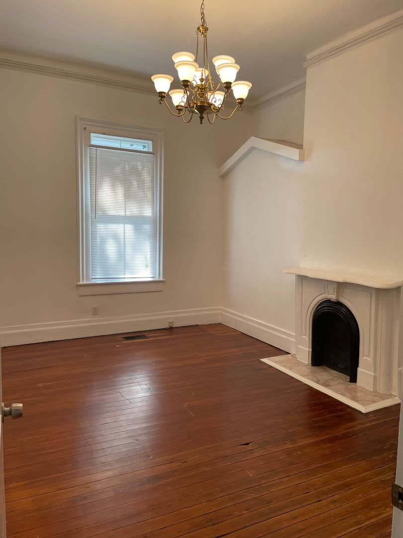 Savannah Apartment: 228 E. Henry
