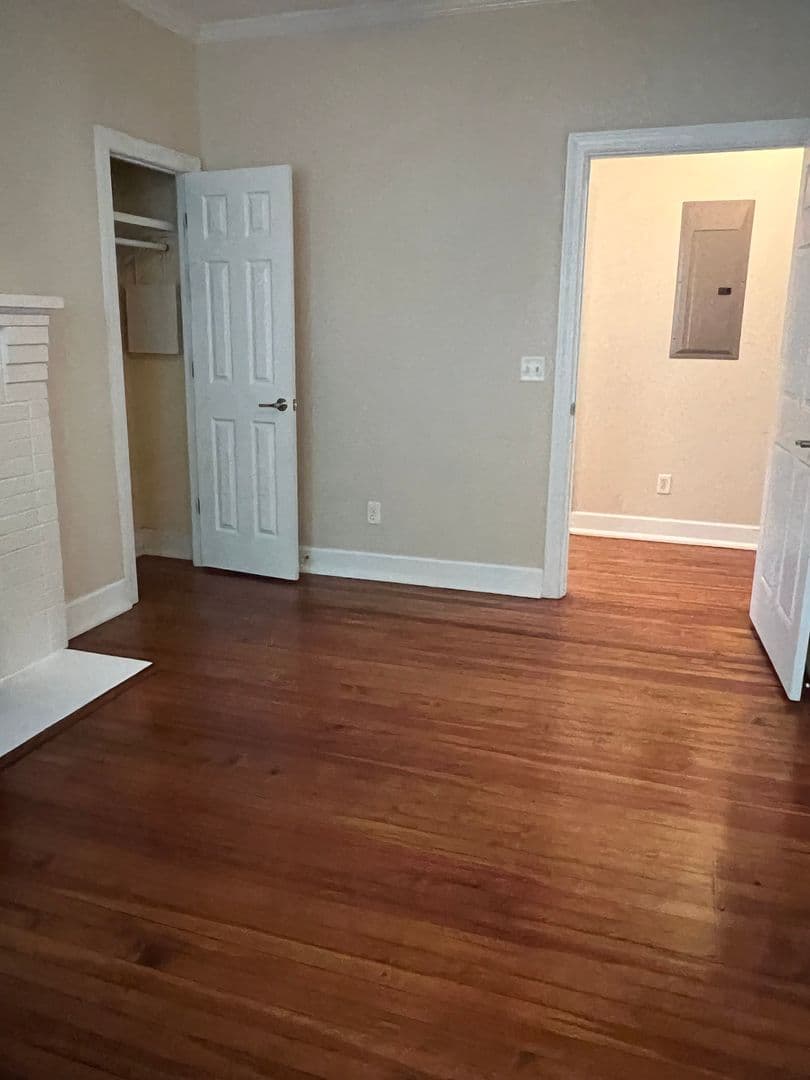 Savannah House: 308 E 40th st