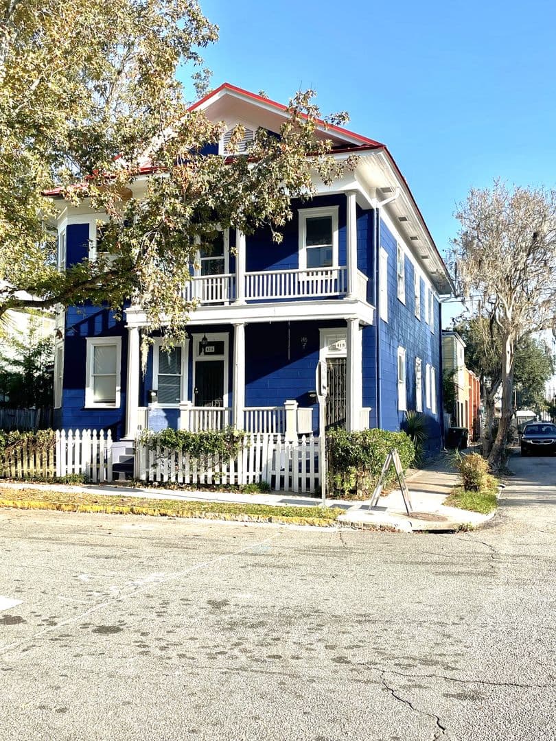 Savannah Apartment: 418 e 40th st