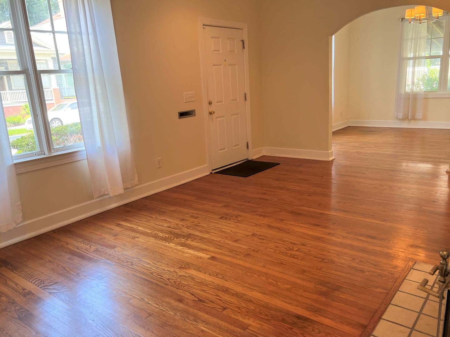 Savannah House: 308 E 40th st
