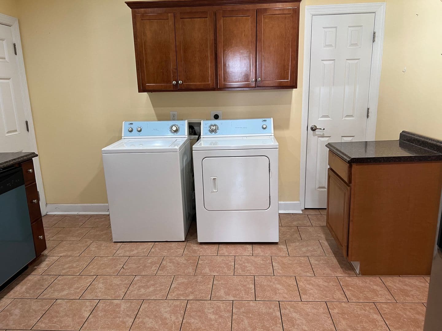 Savannah House: 308 E 40th st