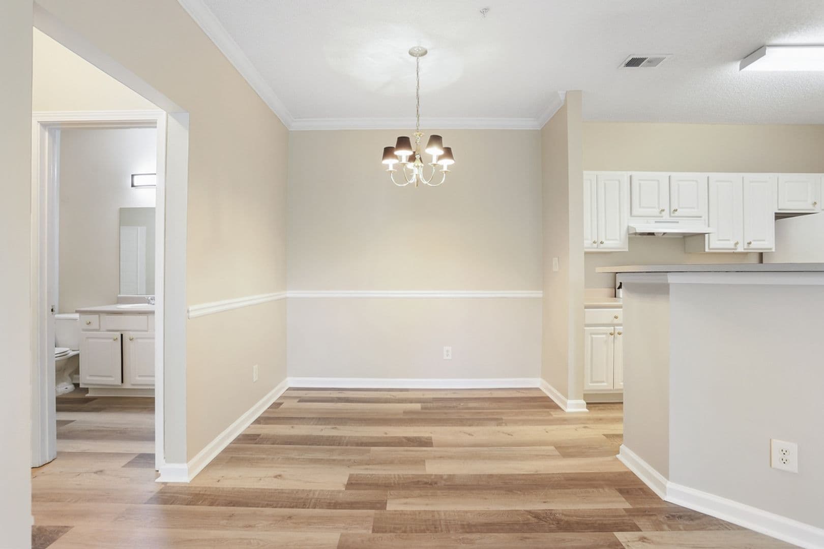Savannah House: 1205 Walden Park