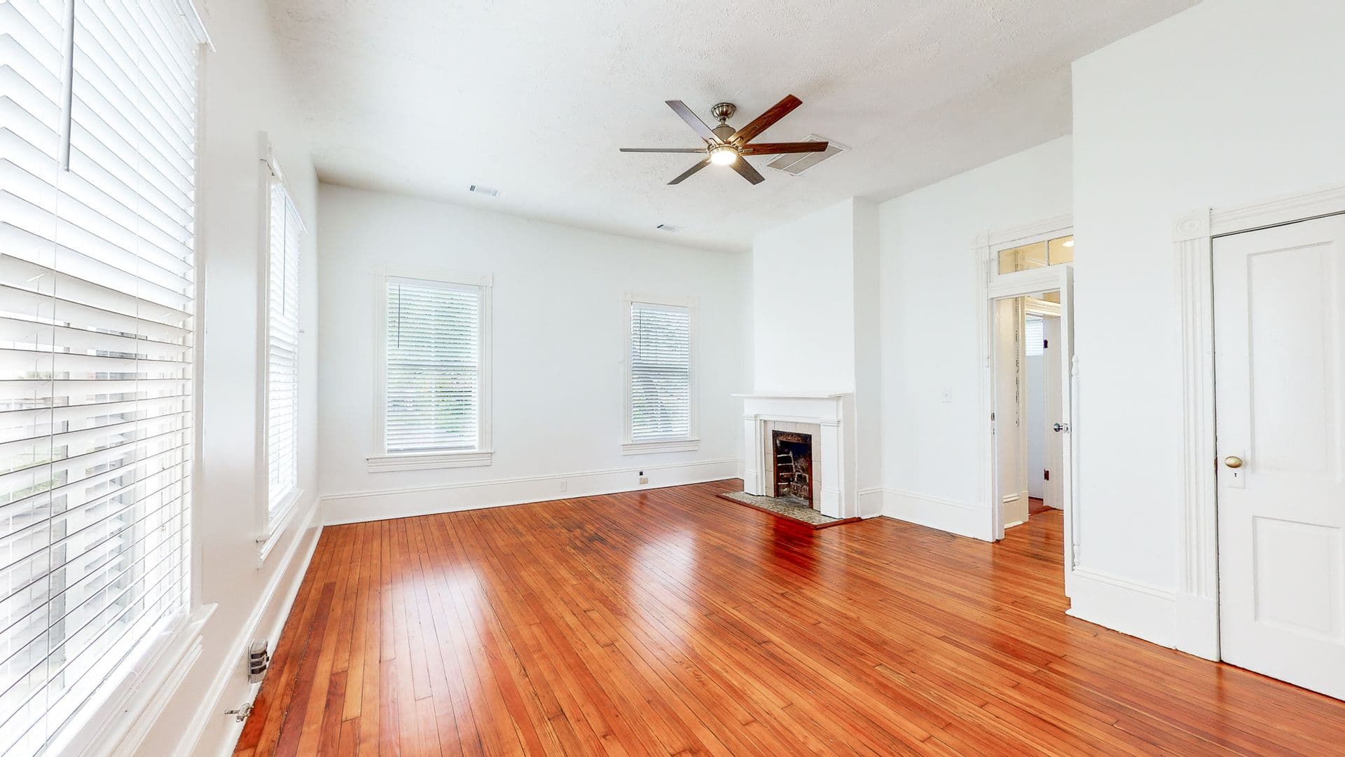 Savannah Apartment: 123 W 41st
