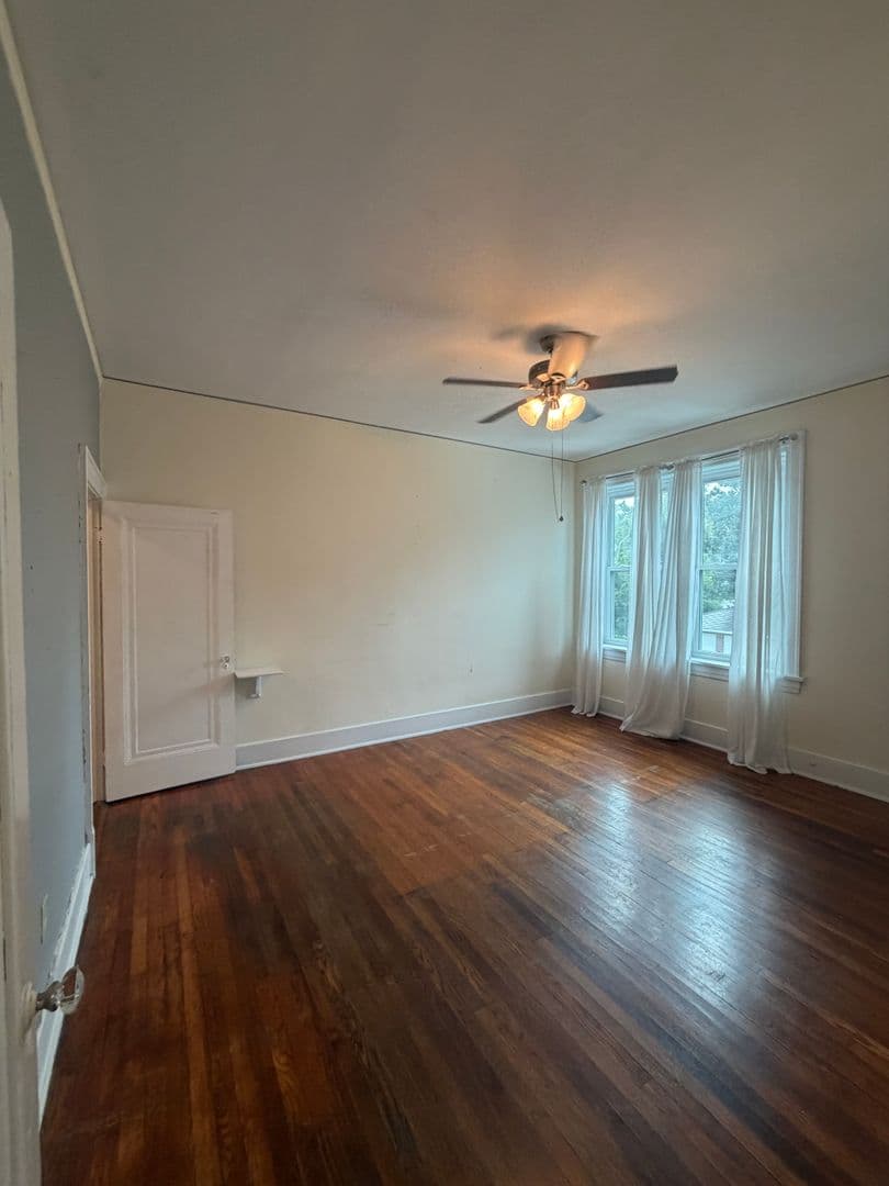 Savannah House: 138 East 48th st