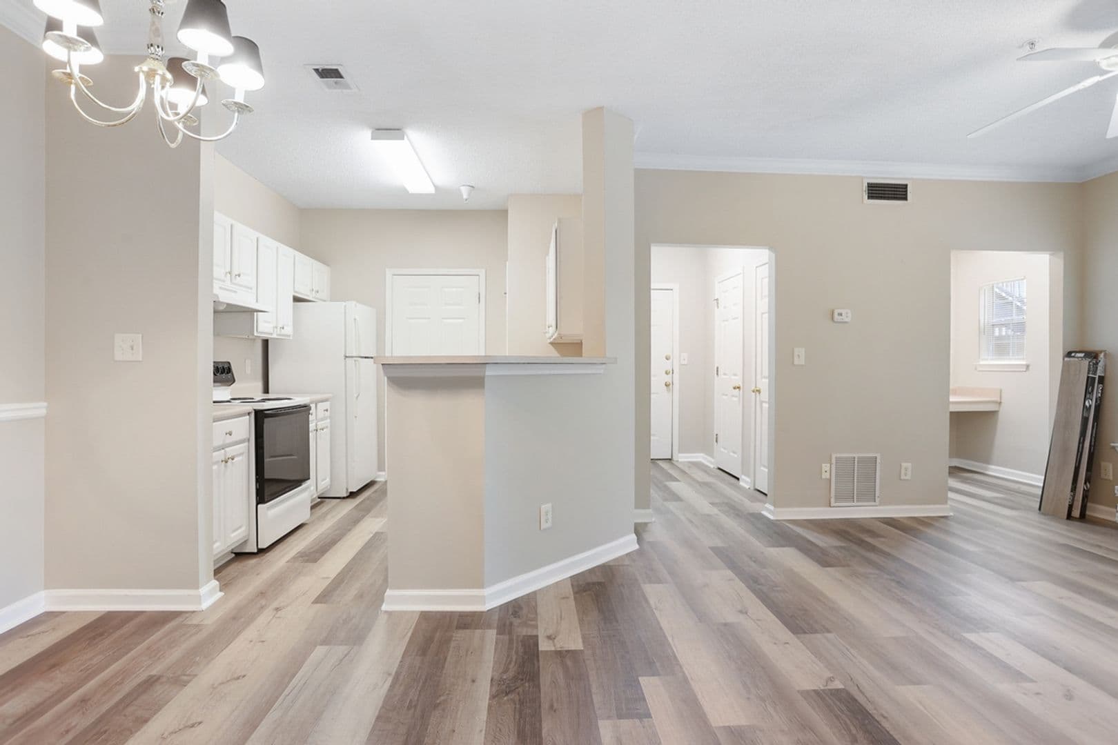Savannah House: 1205 Walden Park