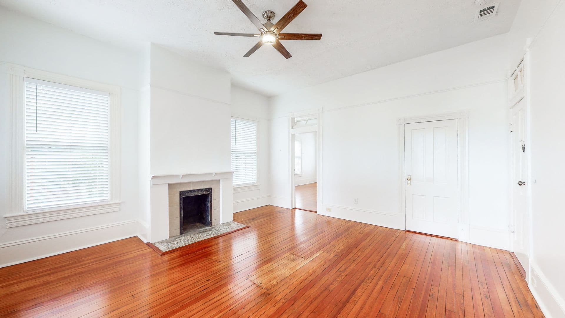 Savannah Apartment: 123 W 41st