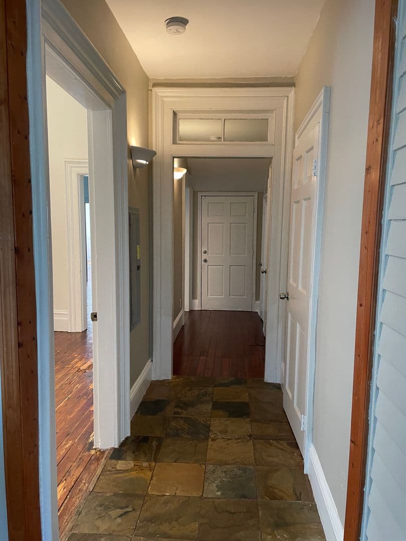 Savannah Apartment: 228 E. Henry
