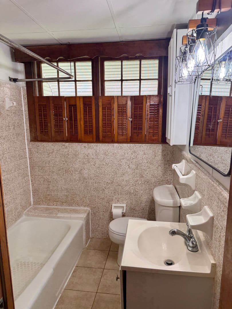 Savannah House: 5608 A Jasmines