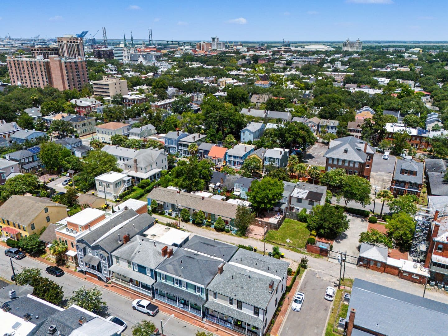 Savannah House: 534 e gordon lane