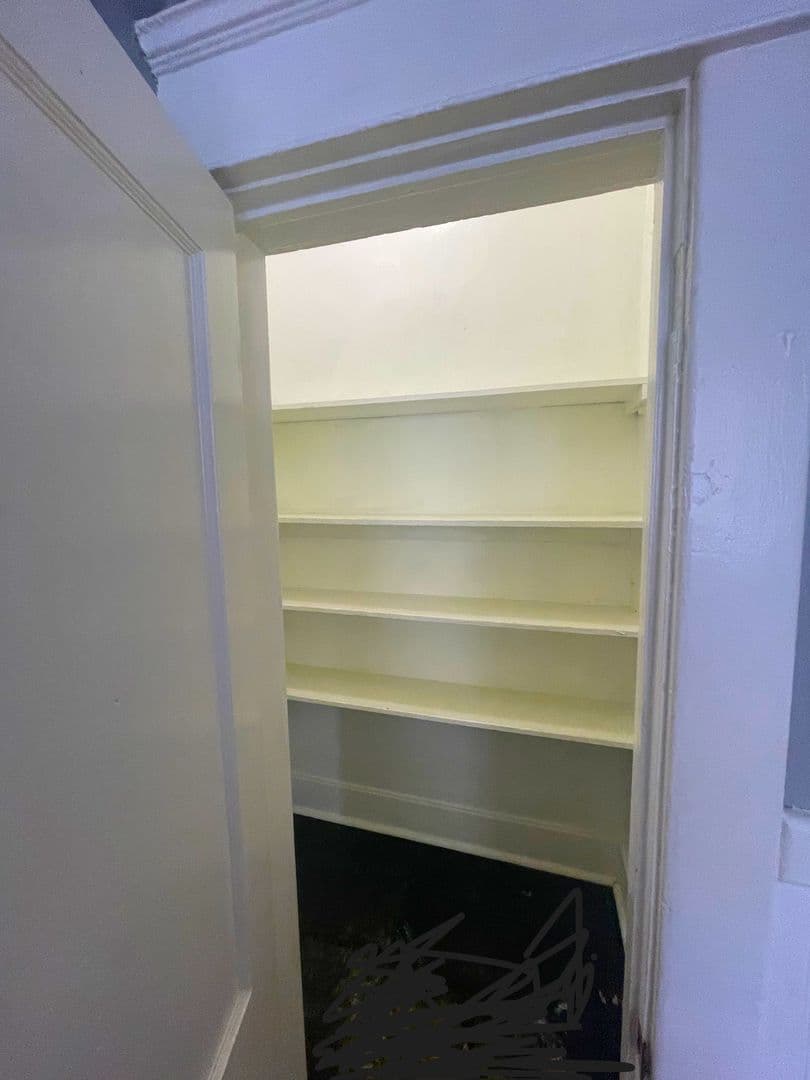 Savannah Apartment: 418 e 40th st