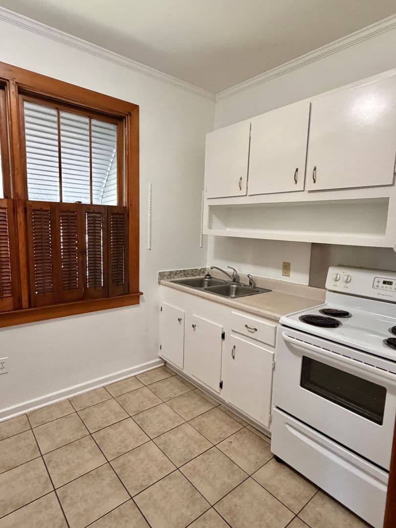 Savannah House: 5608 A Jasmines