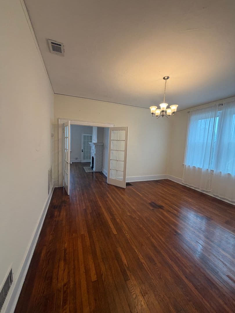 Savannah House: 138 East 48th st