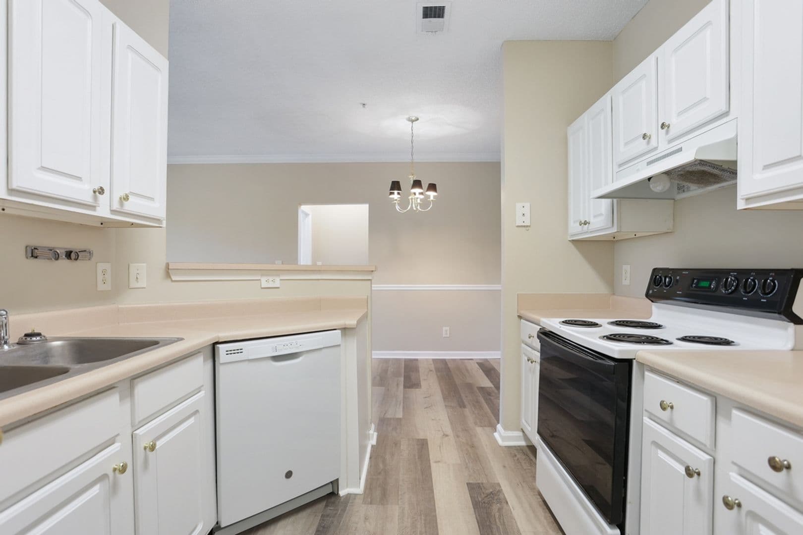 Savannah House: 1205 Walden Park
