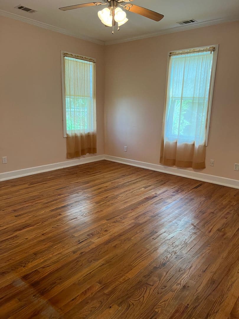 Savannah House: 308 E 40th st