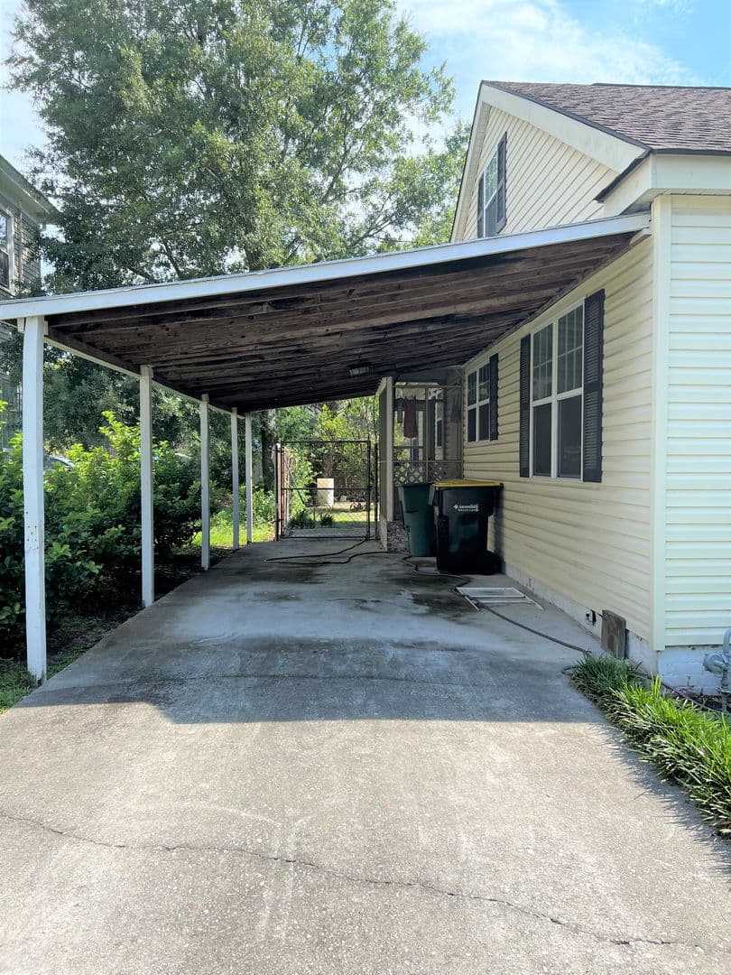 Savannah House: 308 E 40th st