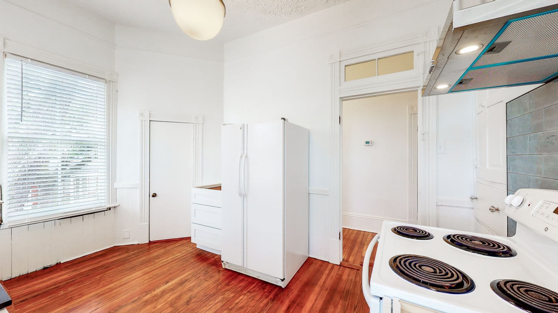 Savannah Apartment: 123 W 41st