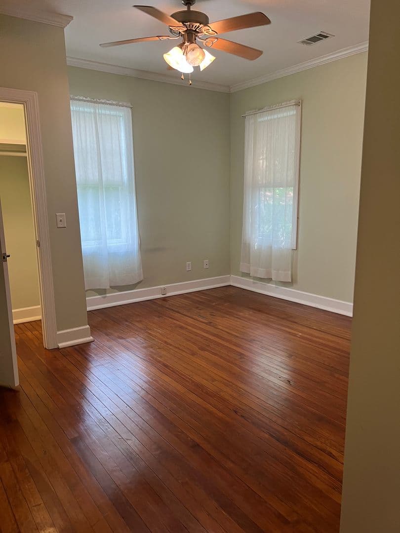 Savannah House: 308 E 40th st