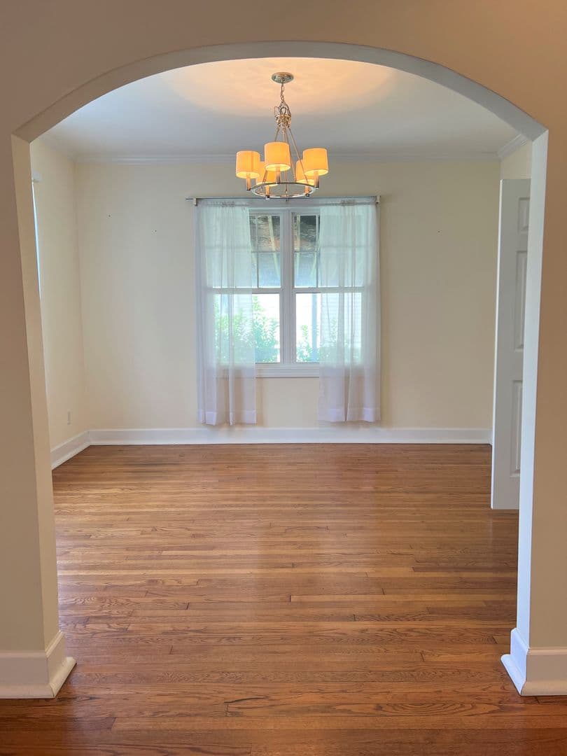 Savannah House: 308 E 40th st