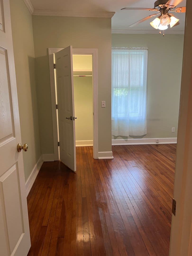 Savannah House: 308 E 40th st