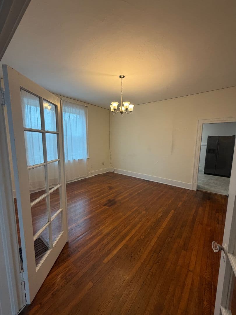 Savannah House: 138 East 48th st