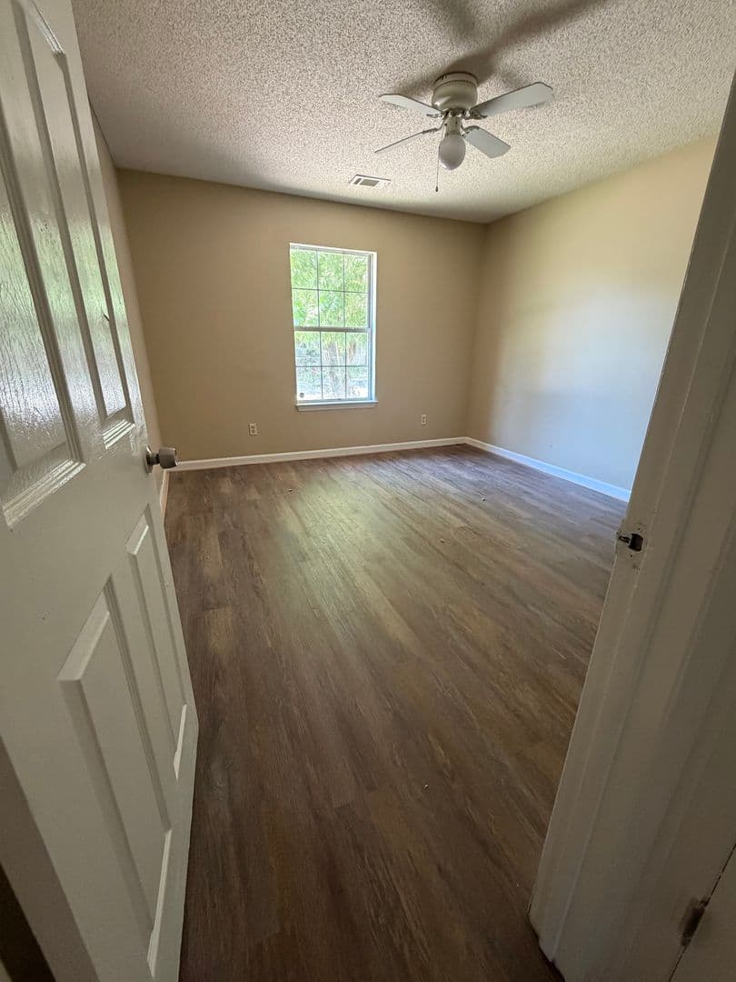 Savannah Apartment: 26 A Chatham St