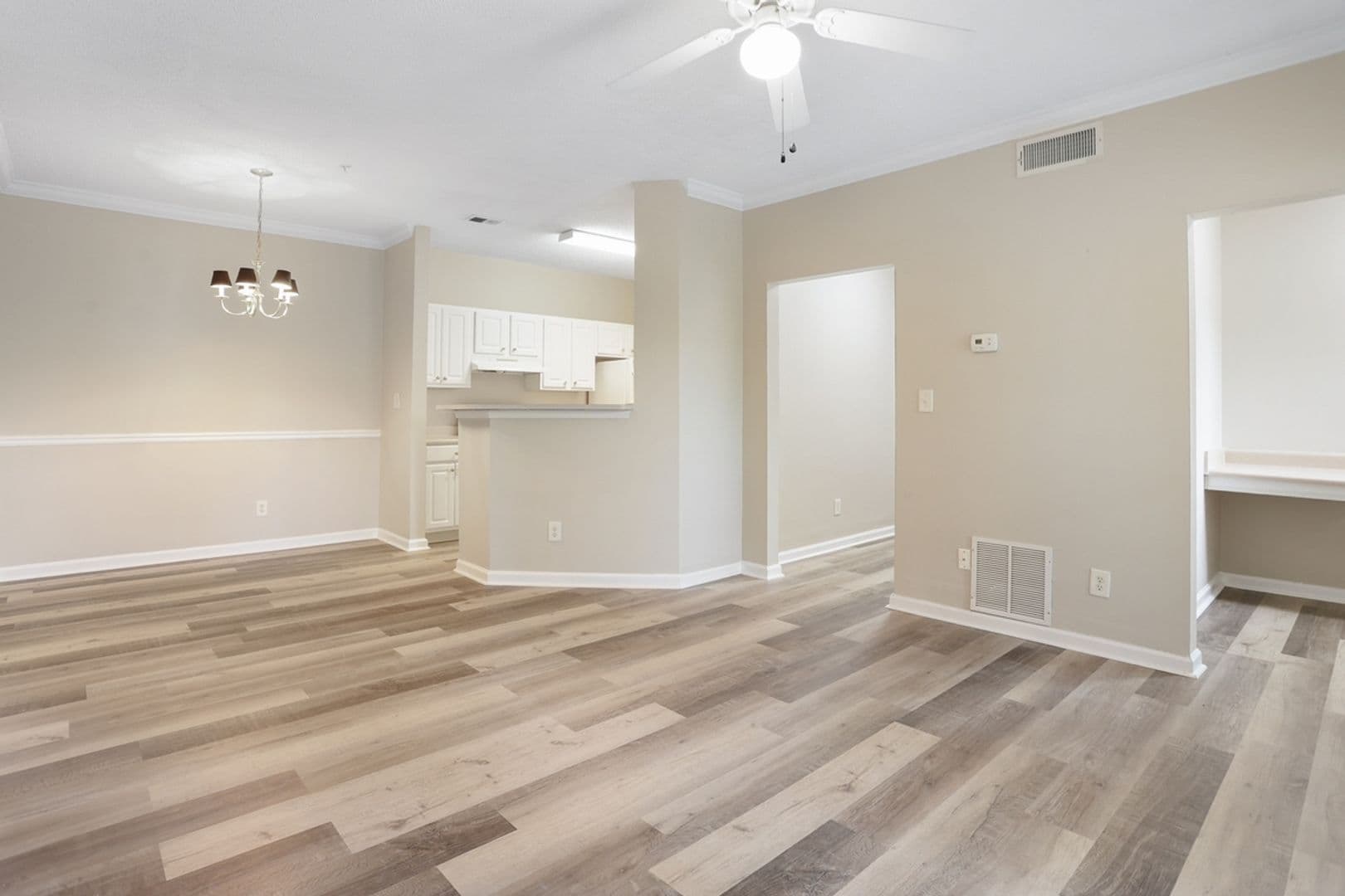 Savannah House: 1205 Walden Park