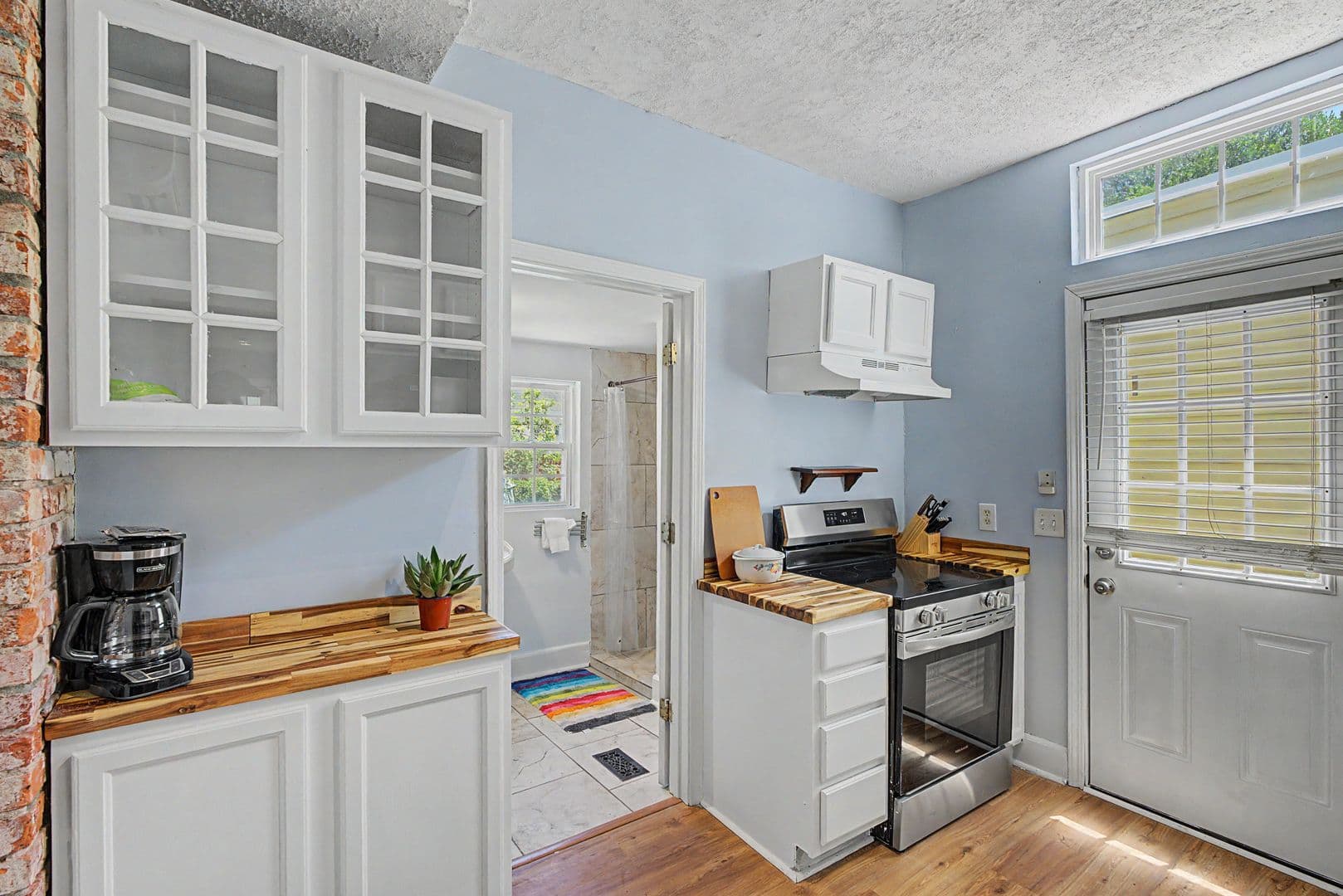 Savannah House: 530 e gordon lane