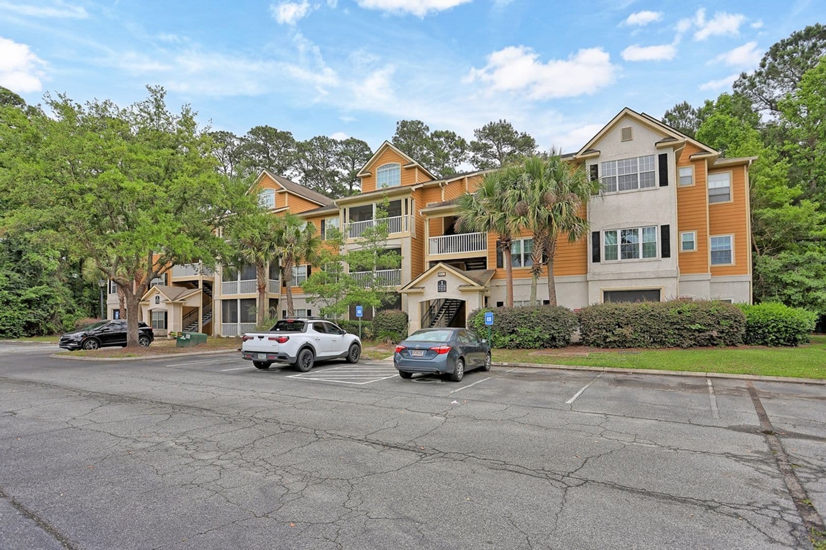 Savannah House: 1205 Walden Park