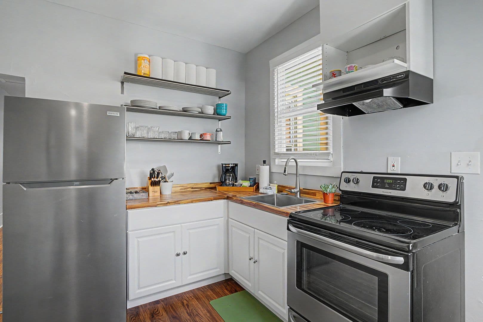 Savannah House: 534 e gordon lane